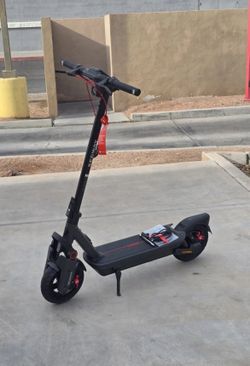 Segway Ninebot Max G3!! Electric Scooter, 28 mph Max Speed w/ 50 miles Max Range