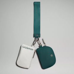 NWT Lululemon Dual Pouch Wristlet Vapor/Storm Teal