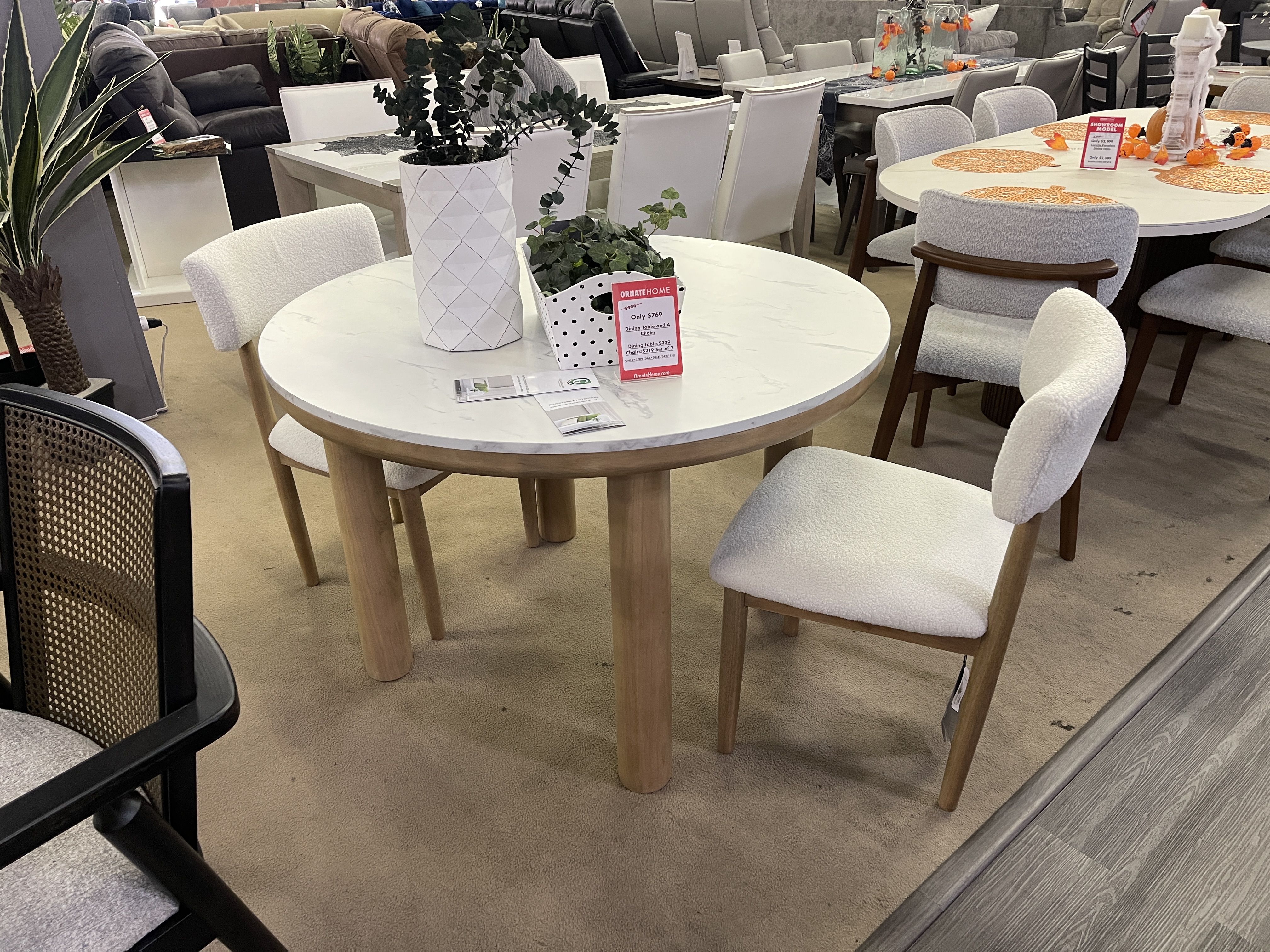 Solid Wood Round Dining Table and 4 White Boucle Uph. Chairs (Set of 5)
