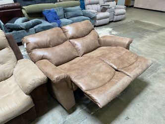 LA-Z-BOY Chocolate Leather Double Reclining Loveseat