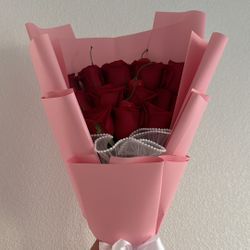 Rose Cherry Bouquet/Ramo