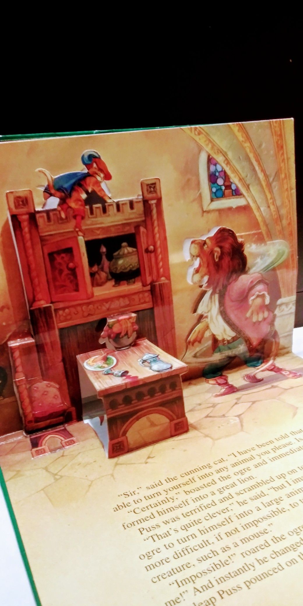 Puss in Boots- Fairy Tale Favorites, Pop-Up Book, Illustrated by John Patience