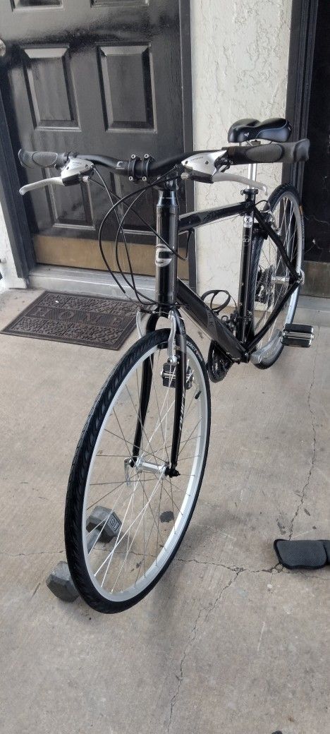 Cannondale Aluminum Hybrid Bike 