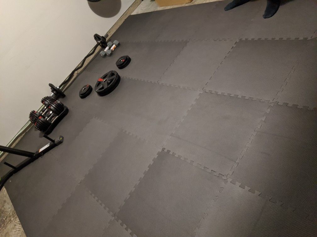 24 Tiles - 24 Sq. Ft. Non-toxic Gray Foam Mats