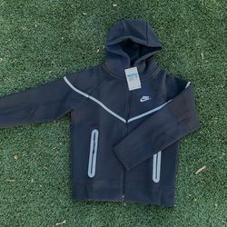 Brand New Reflective Nike Tech