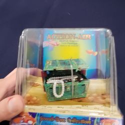 Penn-Plax Action-Air Treasure Chest aquarium ornament. 