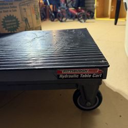 Hydraulic Lift Table