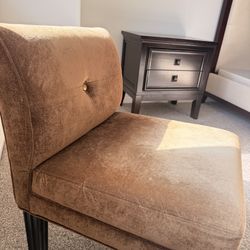 2 Fabric accent Chairs
