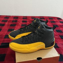 Air Jordan 12 Retro Black University Gold  Size 9 