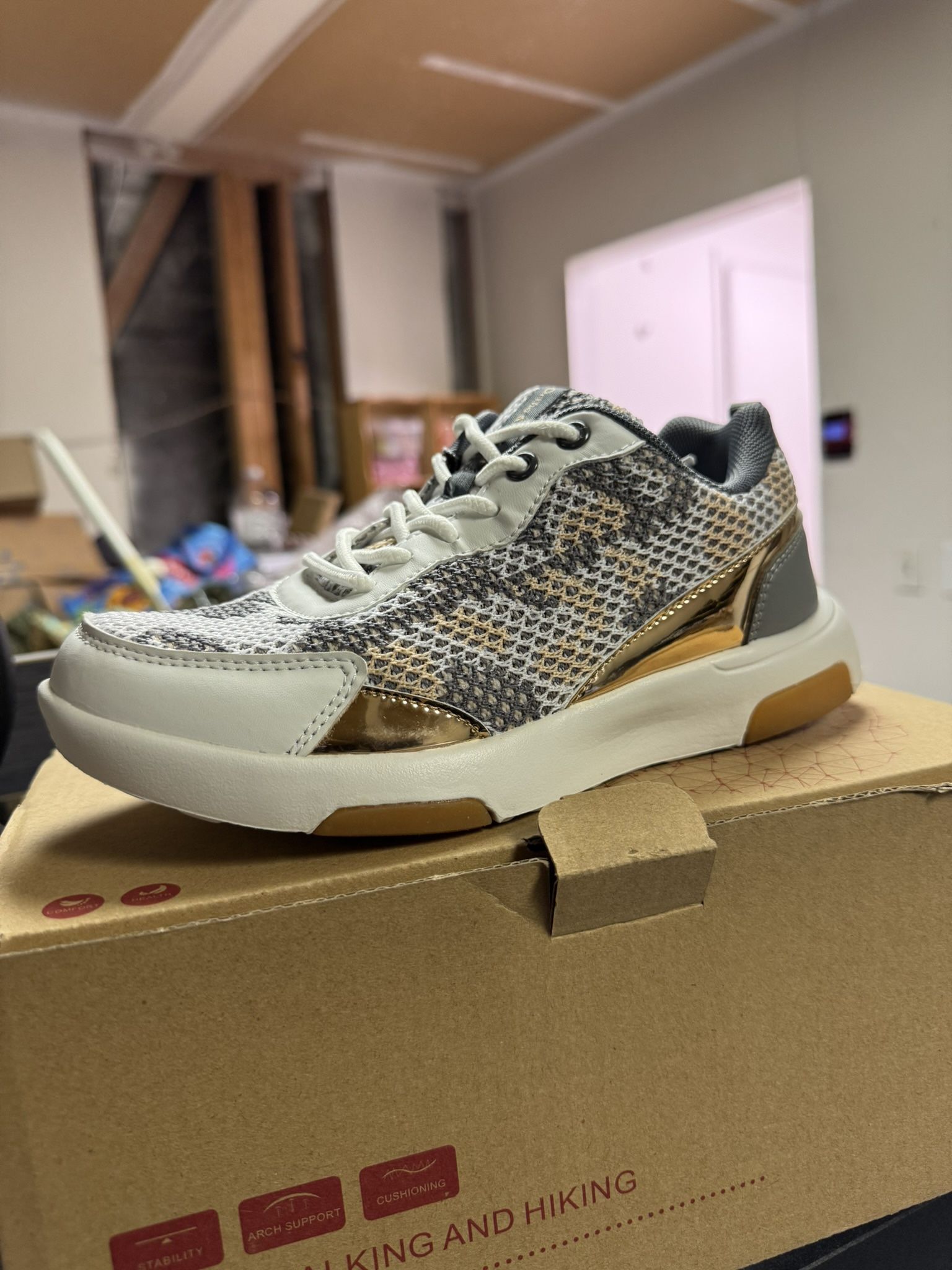 Women’s Walking Shoes with Arch Support, Comfortable Fashion Sneakers Size 6