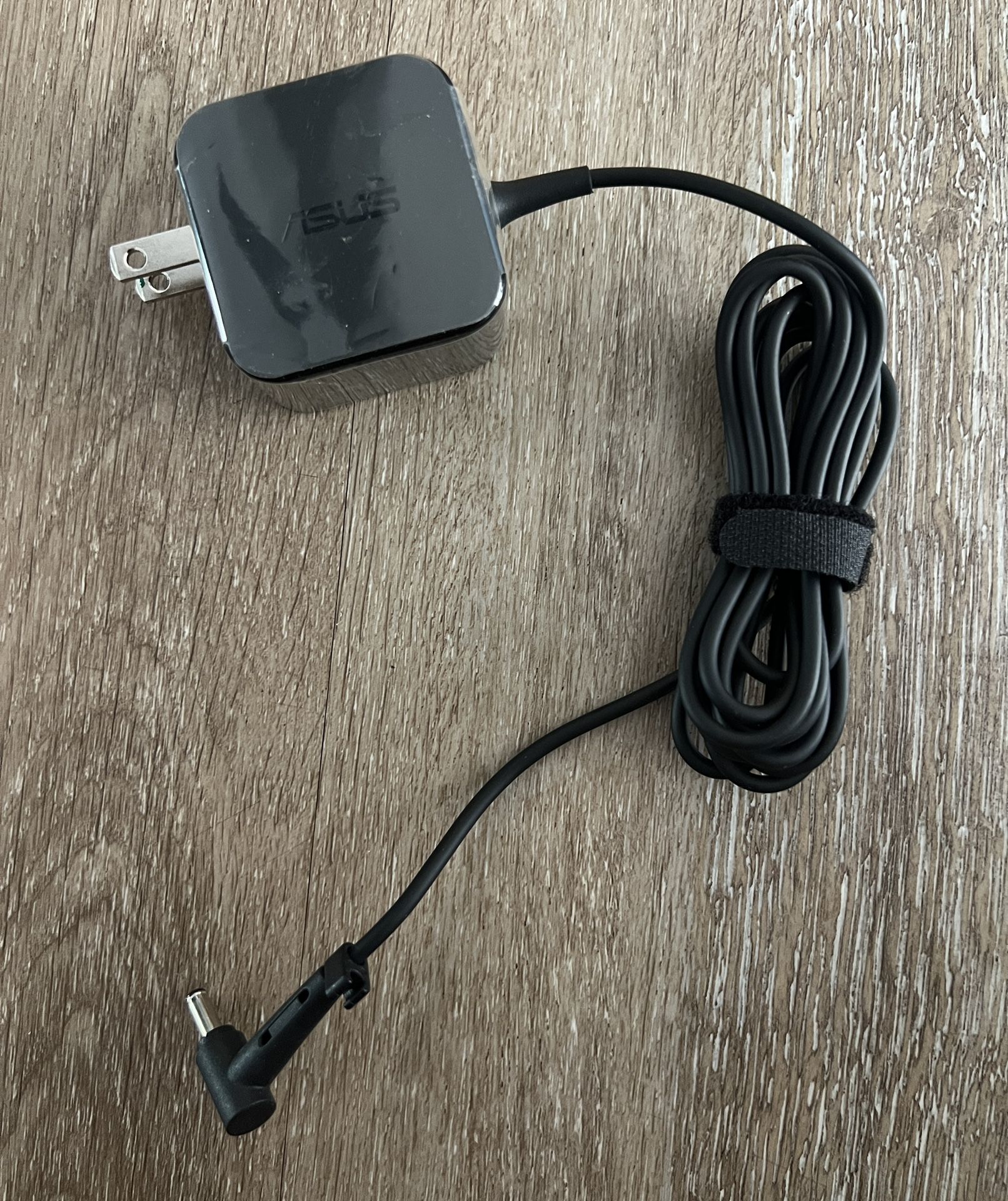 Asus Vivobook L510K L510KA genuine original ac power adapter AD2131320