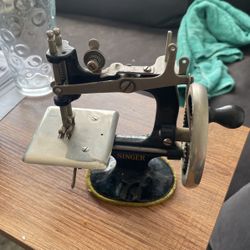 SINGER Sewing Machine