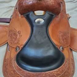 Horse Saddle Size 17