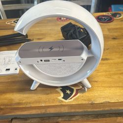 I Phone Charger And Speaker 