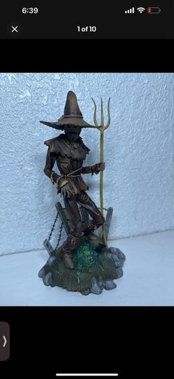 Diamond Select Gallery Batman: Scarecrow Statue 