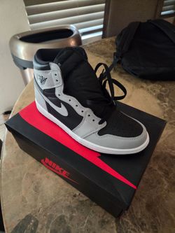 AIR JORDAN 1 RETRO HIGH OG BLACK/SMOKE GREY SIZE 9.5
