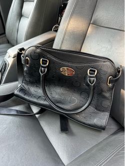 GUESS Womens Lawndale Satchel Handbag