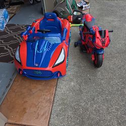 Ride on Spiderman car and motorcycle almost new