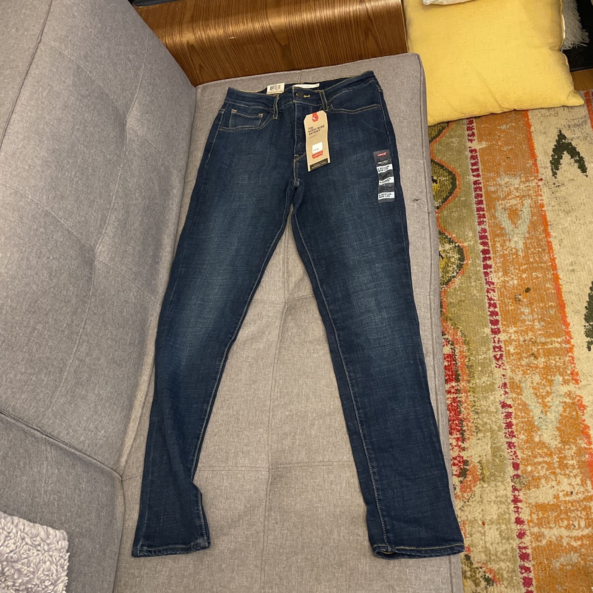 Levi High-Rise & Skinny 28x30 Jeans