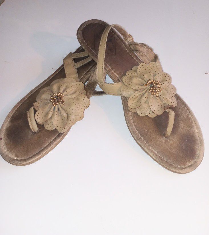 St. Johns Bay Women's Thong Sandals Tan Size 10M