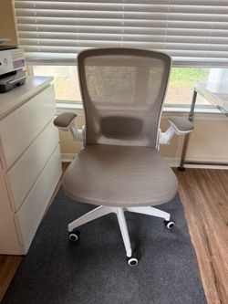 Ergonomic office chair