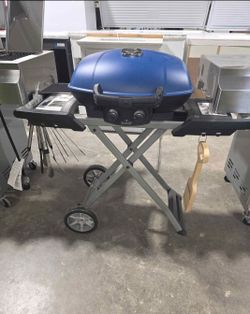 NAPOLEON
TravelQ 285X 1 Burner Portable Propane Gas Grill in Blue with Scissor Cart New open box item