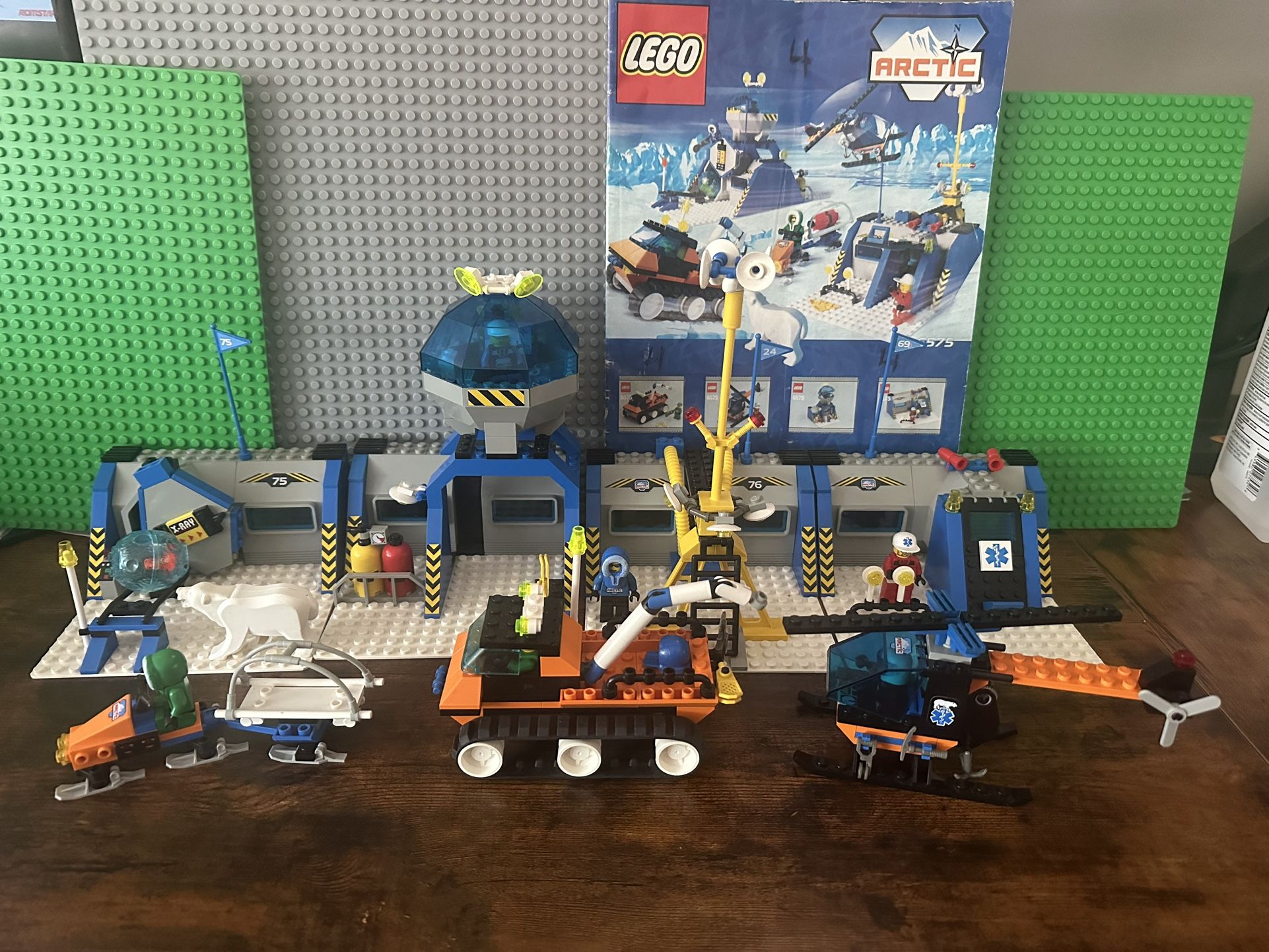 LEGO Arctic Base Set With Instructions 