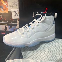 Jordan 11 legend blue Size 12m / 13m