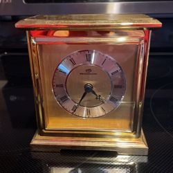 Benchmark Quartz Clock Made In china