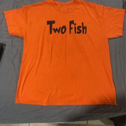 Dr Suess Two Fish Shirt Xl 
