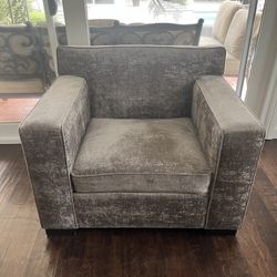 Velvet chair 