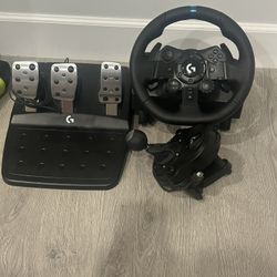 Logitech G923 Racing Wheel and Pedals for PS5, PS4, PC, Mac, TRUEFORCE up to 1000 Hz Force Feedback - Black