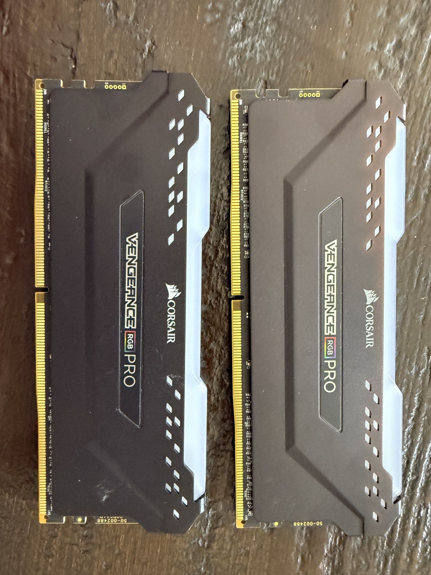 CORSAIR - VENGEANCE RGB PRO 32gb (2x16 GB) DDR4