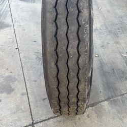 Tire 11R22.5 used Re cap