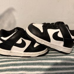 Nike Panda Dunks