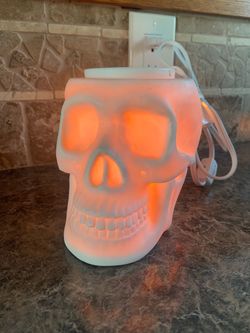 Halloween Scentsy Bonehead Skull Bones Premium Wax Warmer