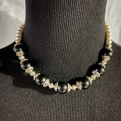 Black Stone And Silver Look Necklace 