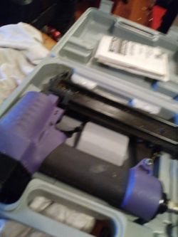 18 GAUGE BRAD NAILER IN CARRYING CASE