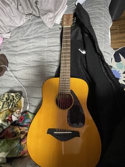 Yamaha Guitar 