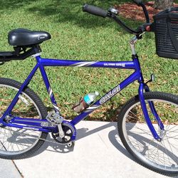 2001 Caloi Ultra Cruz AL Cassic Beach Cruiser Bicycle.