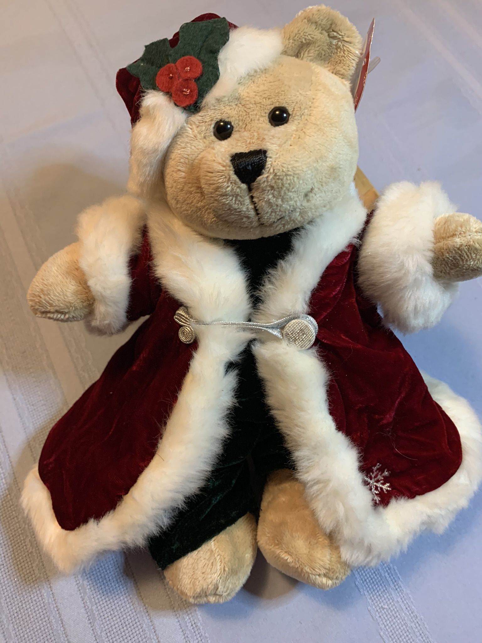 Mrs Claus Bearista 2004