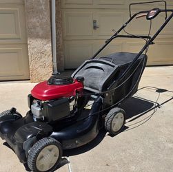 Craftsman Self-propelled Lawnmower With Honda Motor