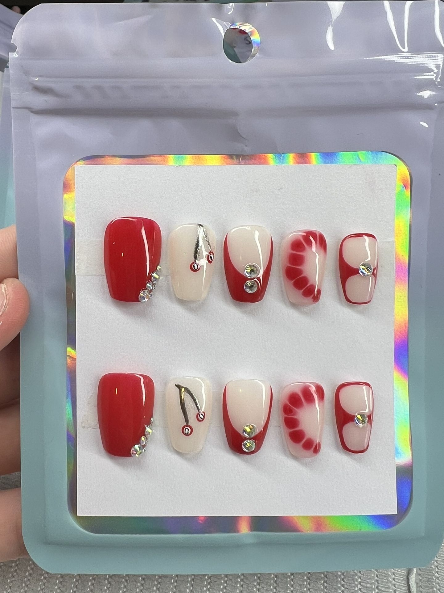 Press on nails