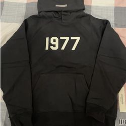 1977 Essentials Men’s Hoodie 