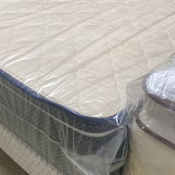 ⚜️ NEW QUEEN SIZE PILLOW TOP MATTRESS W.BOXSPRING INCLUDED ⚜️  COMFORT : MEDIUM FIRM   🚚💨 DELIVERY OPTION AVAILABLE 🚚💨           