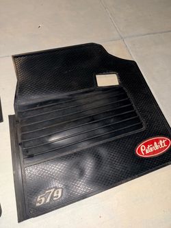 Peterbilt 579 Rubber Floor Mat