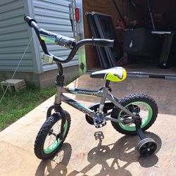 Kid's Huffy Rock It Wheels 12" Bike With Training Wheels Rider Height 2'0" To 3'2"