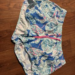 The Lilly Pulitzer Luxletic Swim Shorts in Womens medium