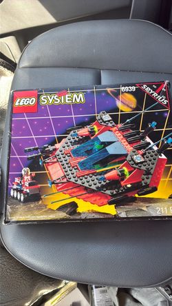 LEGO System: Saucer Centurion (6939) open box