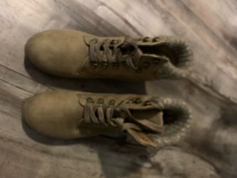 $10 OBO Women’s beige boots size 8 worn once
